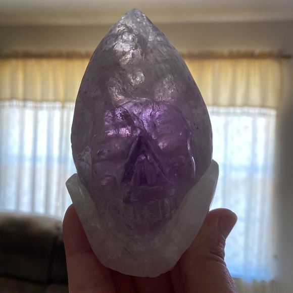 AMETHYST SKULL. 4.5”X 3” X 1.25 - Picture 6 of 17